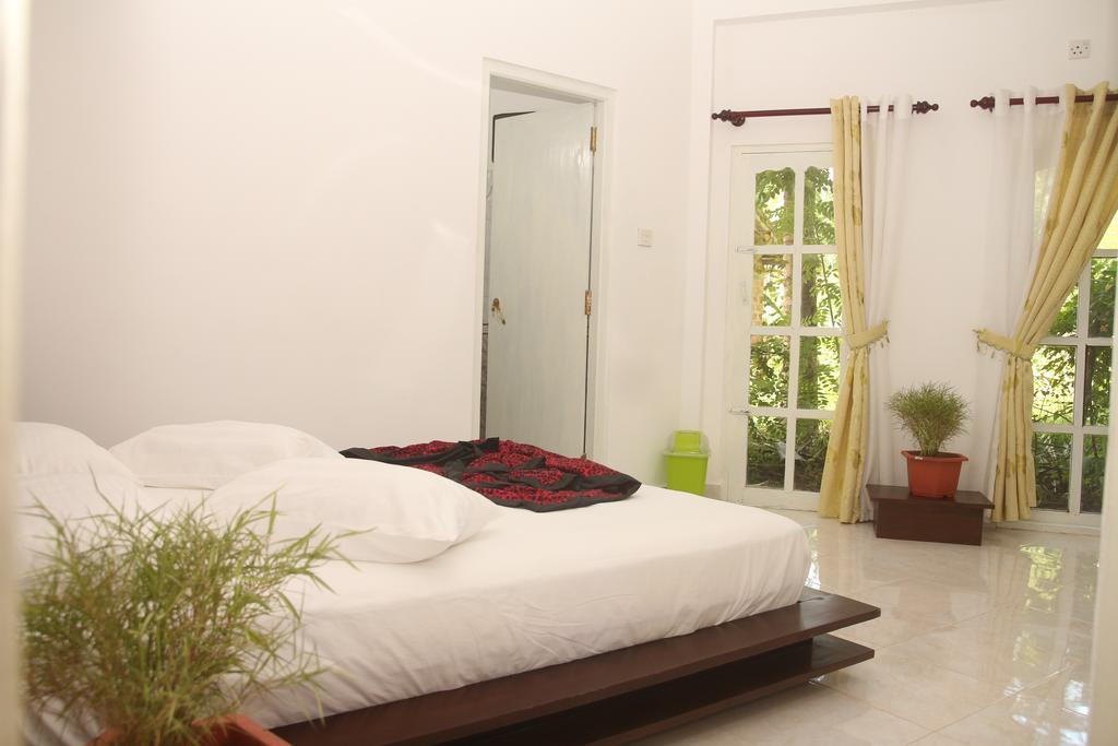 Sanovin Hotel Мириса Стая снимка