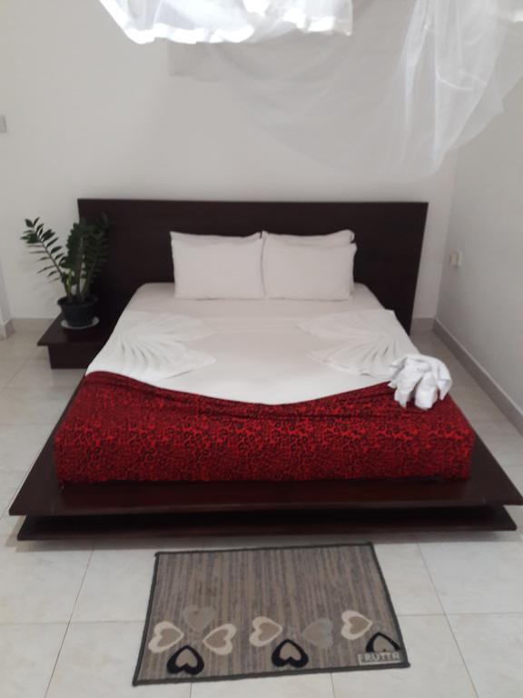 Sanovin Hotel Мириса Екстериор снимка